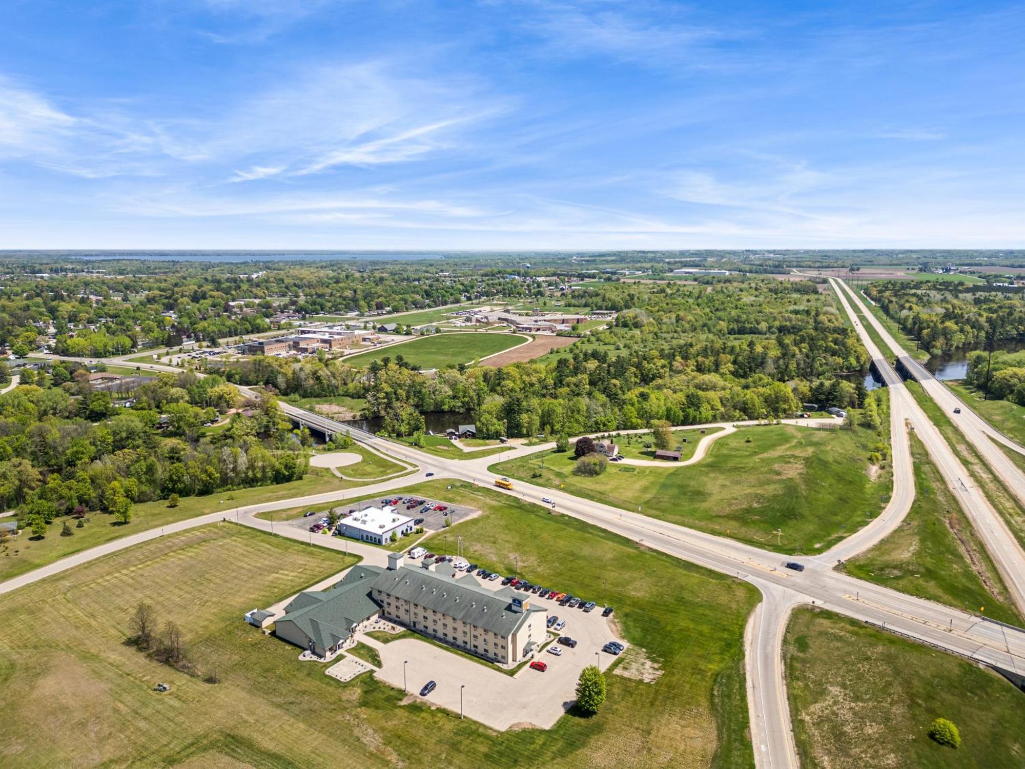Boarders Inn & Suites By Cobblestone Hotels - Shawano Exterior photo