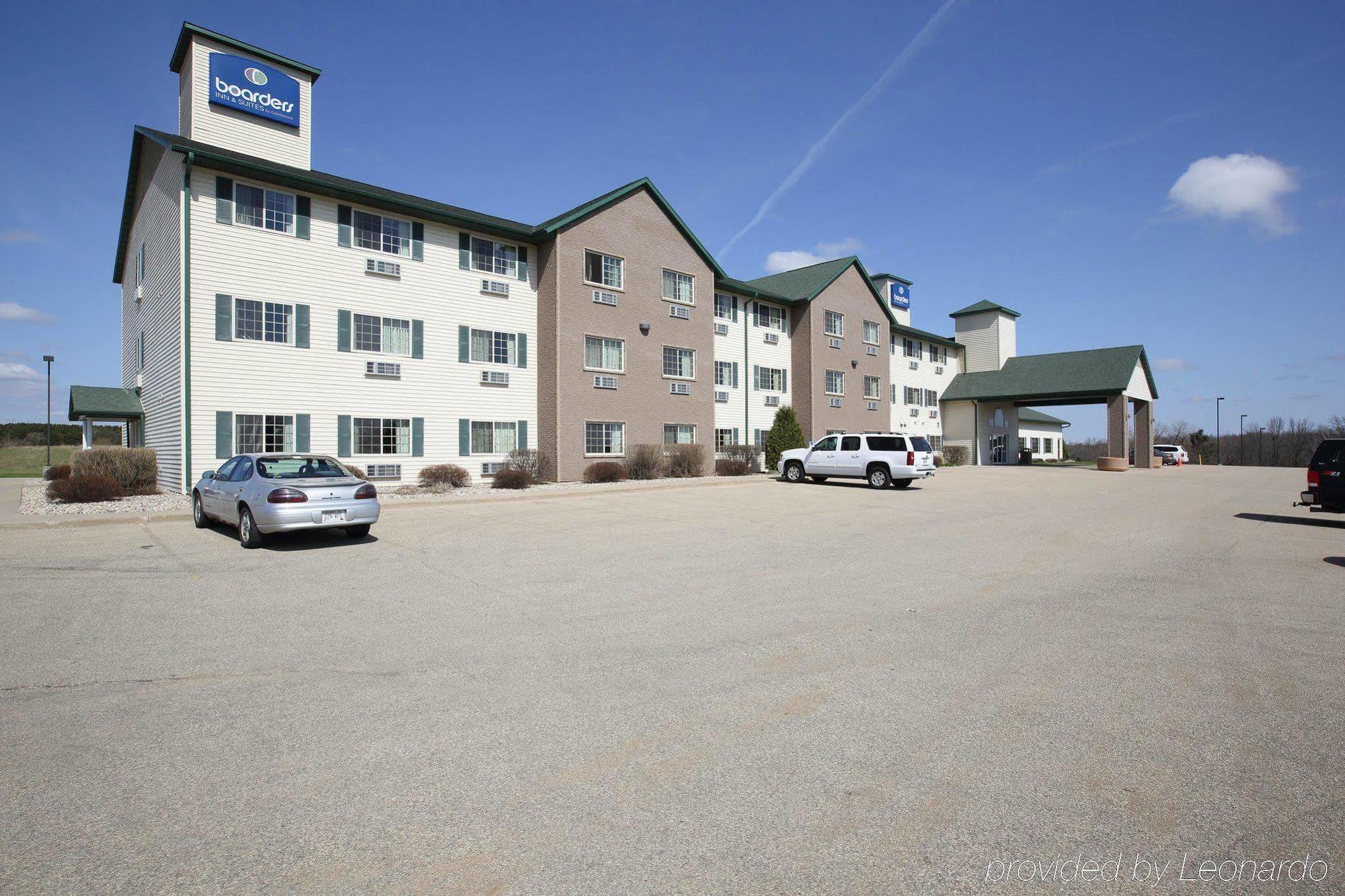 Boarders Inn & Suites By Cobblestone Hotels - Shawano Exterior photo